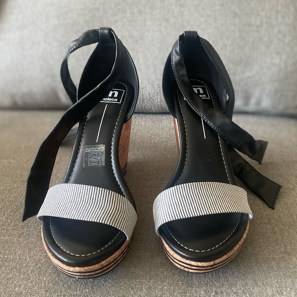 Moleca Open Toe Wedges Size 8 1/2